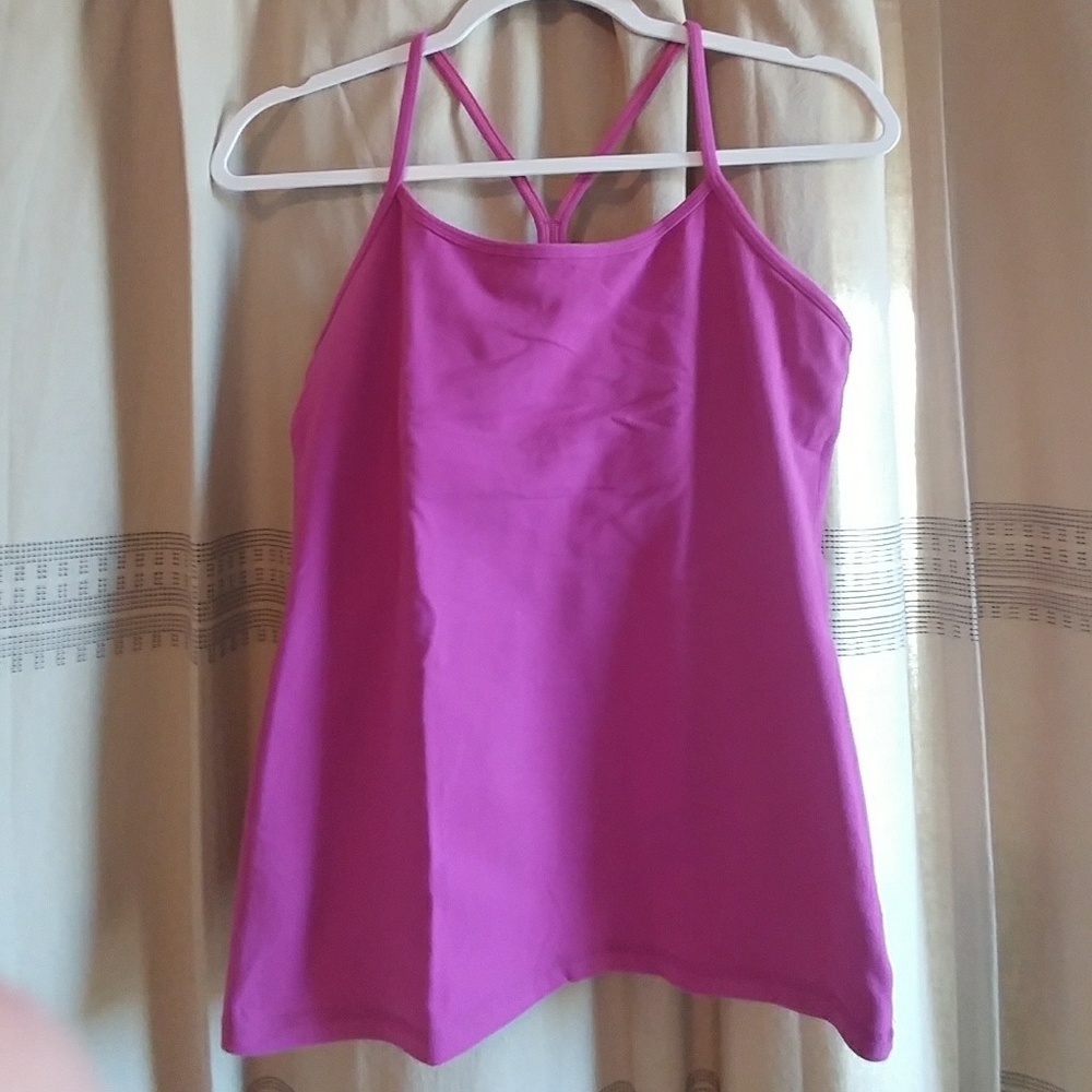 Lululemon tank with built in bra 10